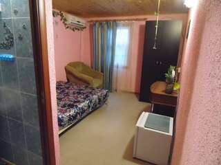 Гостиница Атланта Геленджик Двухместный номер с 1 кроватью и собственной ванной комнатой-1